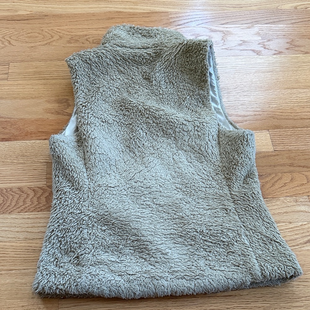 Patagonia Fleece Vest in tan - Picture 10 of 10